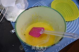 巧虎彩绘蛋糕卷的做法步骤：5