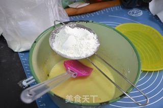 巧虎彩绘蛋糕卷的做法步骤：6