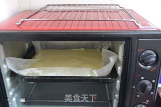 巧虎彩绘蛋糕卷的做法步骤：9