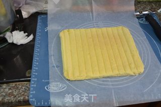 巧虎彩绘蛋糕卷的做法步骤：11