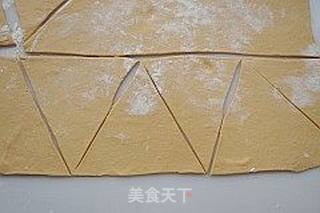 【DIY新奥尔良烤肉批萨】鲜虾三角脆底批萨的做法步骤：7