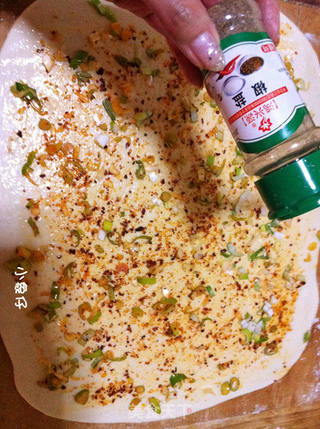 麻辣香葱芝麻椒盐花卷的做法步骤:6