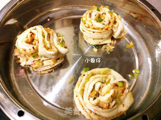 麻辣香葱芝麻椒盐花卷的做法步骤:12