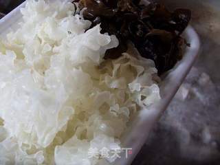 清爽不油腻-------双耳排骨汤的做法步骤:6