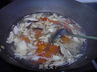 快手汤之菌菇番茄蛋汤的做法步骤:6