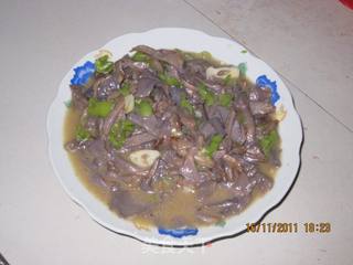 青辣椒炒竹菌的做法步骤：11