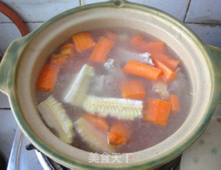玉米排骨汤的做法步骤:5