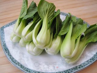 蚝油青菜蘑菇的做法步骤:2