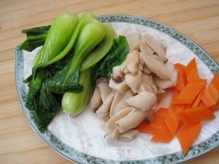 蚝油青菜蘑菇的做法步骤:11