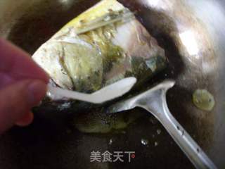 明目补钙---------鱼头豆腐枸杞浓汤的做法步骤:4