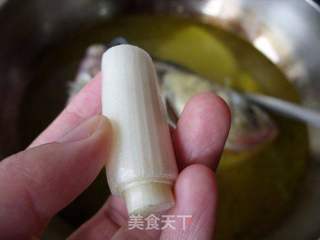 明目补钙---------鱼头豆腐枸杞浓汤的做法步骤:6