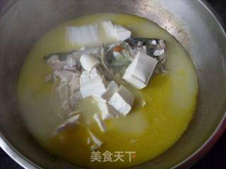 明目补钙---------鱼头豆腐枸杞浓汤的做法步骤:8