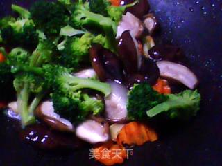 香菇西兰花的做法步骤:7