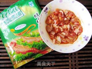 【DIY新奥尔良烤肉披萨】小文子出品~~【鸡肉吐司披萨】的做法步骤:3
