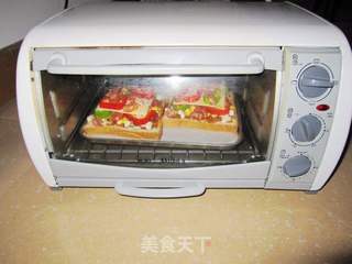 【DIY新奥尔良烤肉披萨】小文子出品~~【鸡肉吐司披萨】的做法步骤:9