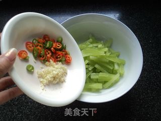 【爽脆莴笋心】的做法步骤:5
