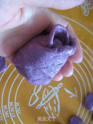 紫色诱惑——【紫薯玫瑰花馒头】的做法步骤:7