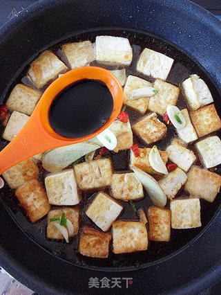 【家常菜】可乐豆腐 (豆腐的另一种吃法)的做法步骤:8