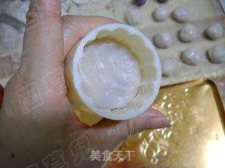 椰香紫薯芝麻冰皮的做法步骤：11