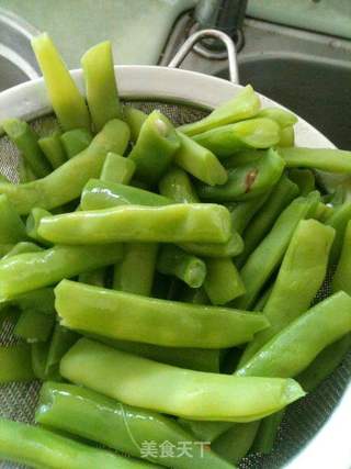 肉香豆段的做法步骤:3
