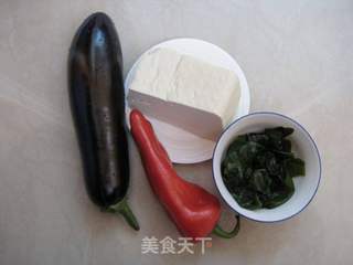 不能错过的一道鲜美素菜—豆腐焖茄子的做法步骤：1