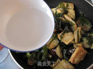 不能错过的一道鲜美素菜—豆腐焖茄子的做法步骤：10