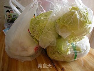 清爽泡菜自己做——白菜帮泡菜的做法步骤：1