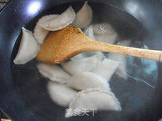 馅料十足的美味—肉末芹菜饺的做法步骤:12