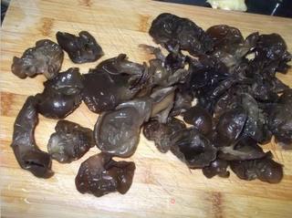 美味家常 黑木耳焖排骨的做法步骤:3