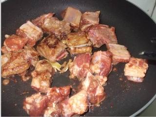 美味家常 黑木耳焖排骨的做法步骤:5