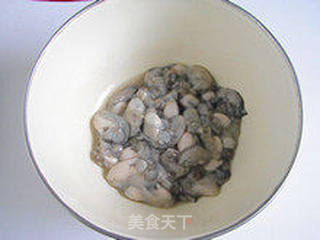 重镇安神、潜阳补阴—蒜香海蛎煎的做法步骤:3