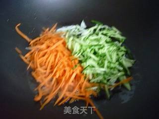 鲜虾炒面的做法步骤:8