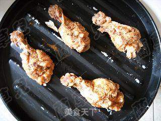 微波香辣红酒鸡腿的做法步骤:6