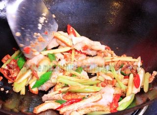潮州小炒肉的做法步骤:16
