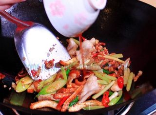 潮州小炒肉的做法步骤：17