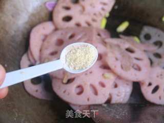 清炒胭脂藕的做法步骤：6