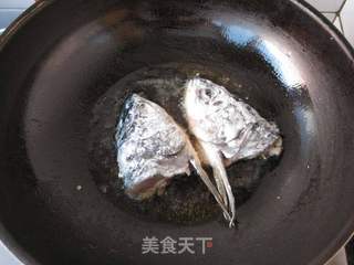 给寒冬增温—豉香腐竹鱼头煲的做法步骤:4