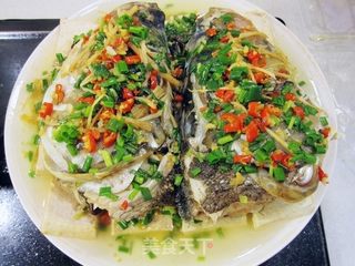 剁椒豆腐蒸大鱼头的做法步骤:17