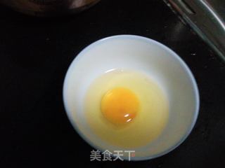 女人养生方----桂圆杞子酒糟蛋花羹的做法步骤:3