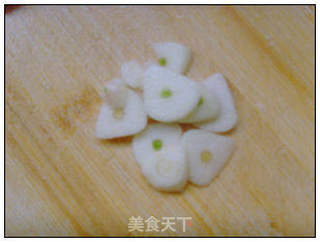 韭香鱼肉 。的做法步骤：5
