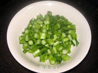 菜心粒鸡蛋炒饭的做法步骤:2