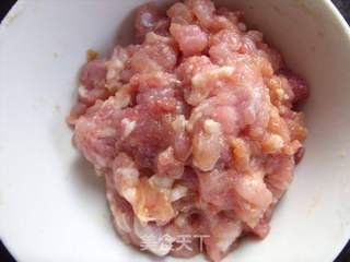 美容又开胃------------番茄马蹄鲜肉羹的做法步骤:2