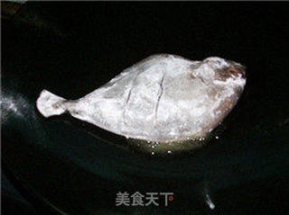 白吃不厌的做法@@红烧黑鲳鱼的做法步骤:3