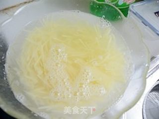 童年美味--麻花土豆丝的做法步骤:2