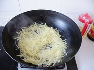 童年美味--麻花土豆丝的做法步骤:7