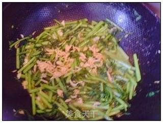 虾皮炒茼蒿 。的做法步骤：6