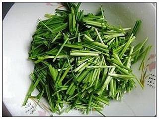 凉拌韭菜 。的做法步骤:4