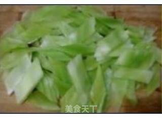 莴笋炒鸡蛋 。的做法步骤:2