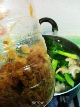青菜菌菇牛筋汤面的做法步骤:9