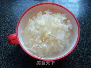 【冰糖银耳胶质羹】的做法步骤:2